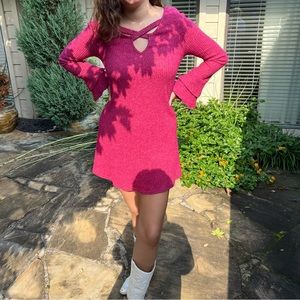Magenta long-sleeved dress! 🌺